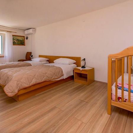 Apartment Jelena Примоштен Экстерьер фото