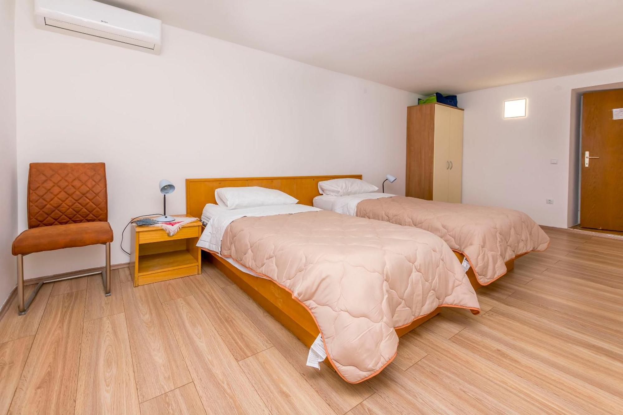 Apartment Jelena Примоштен Экстерьер фото