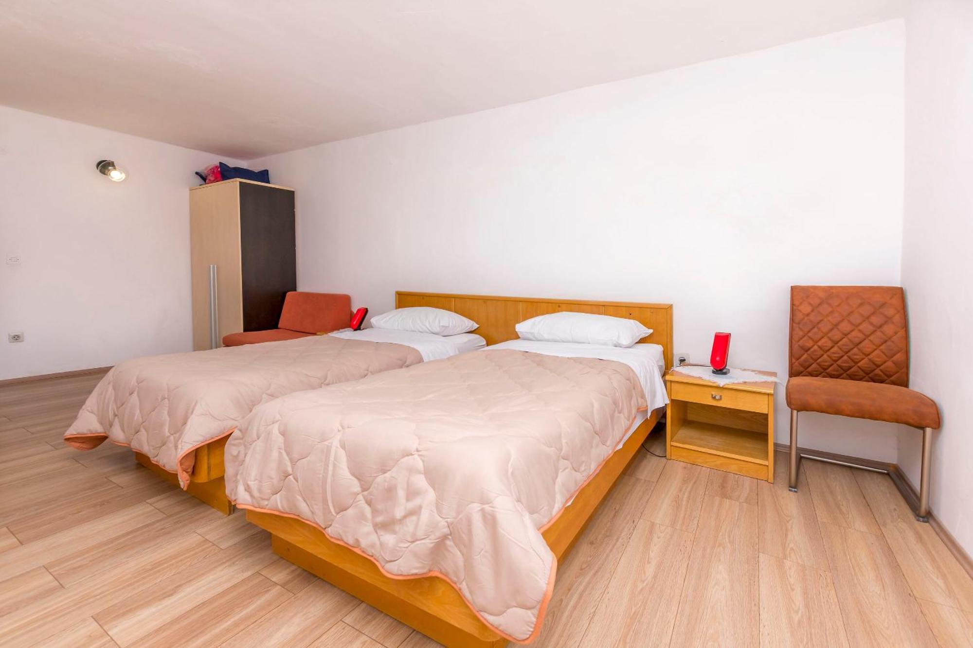 Apartment Jelena Примоштен Экстерьер фото
