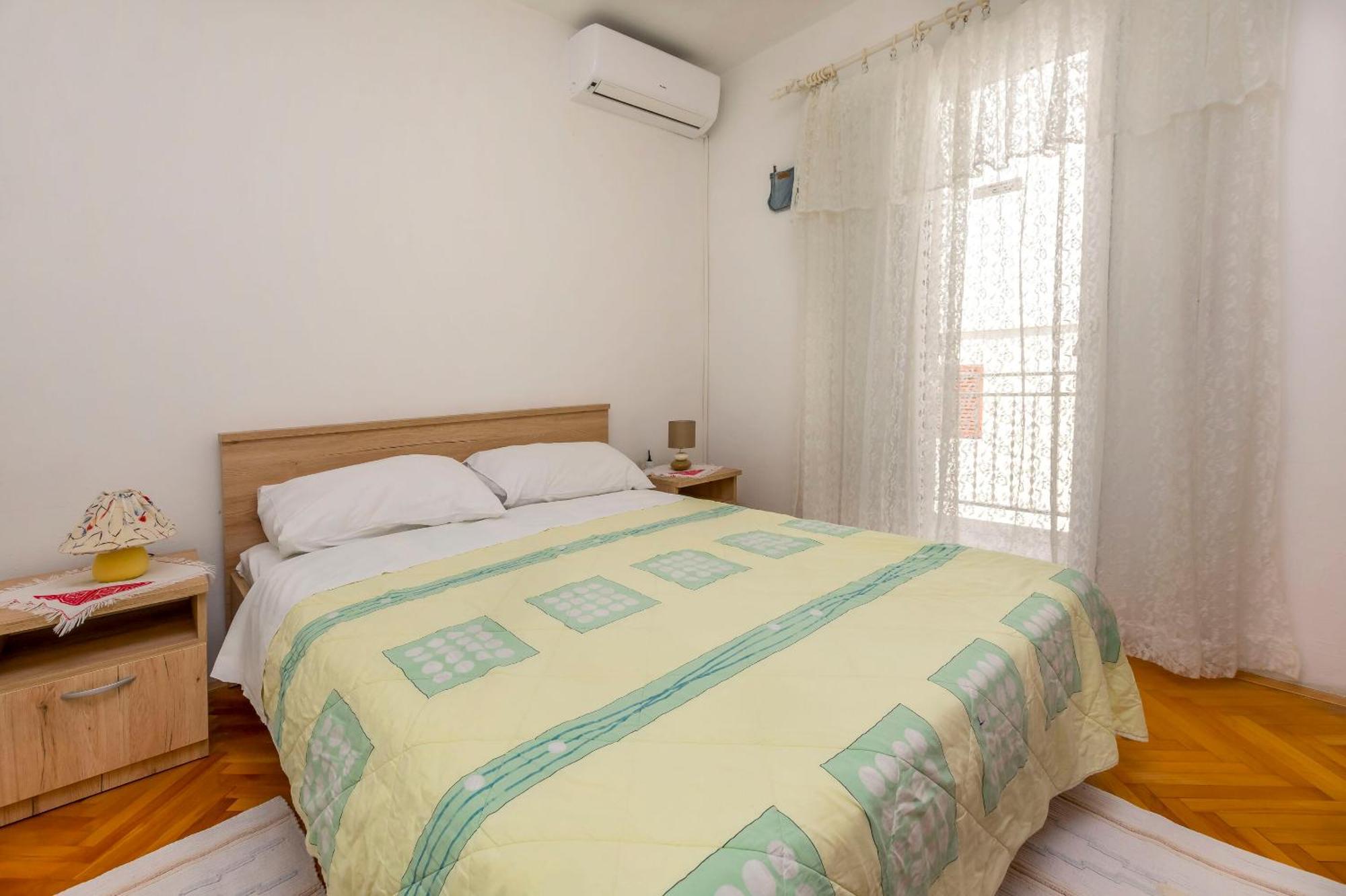 Apartment Jelena Примоштен Экстерьер фото