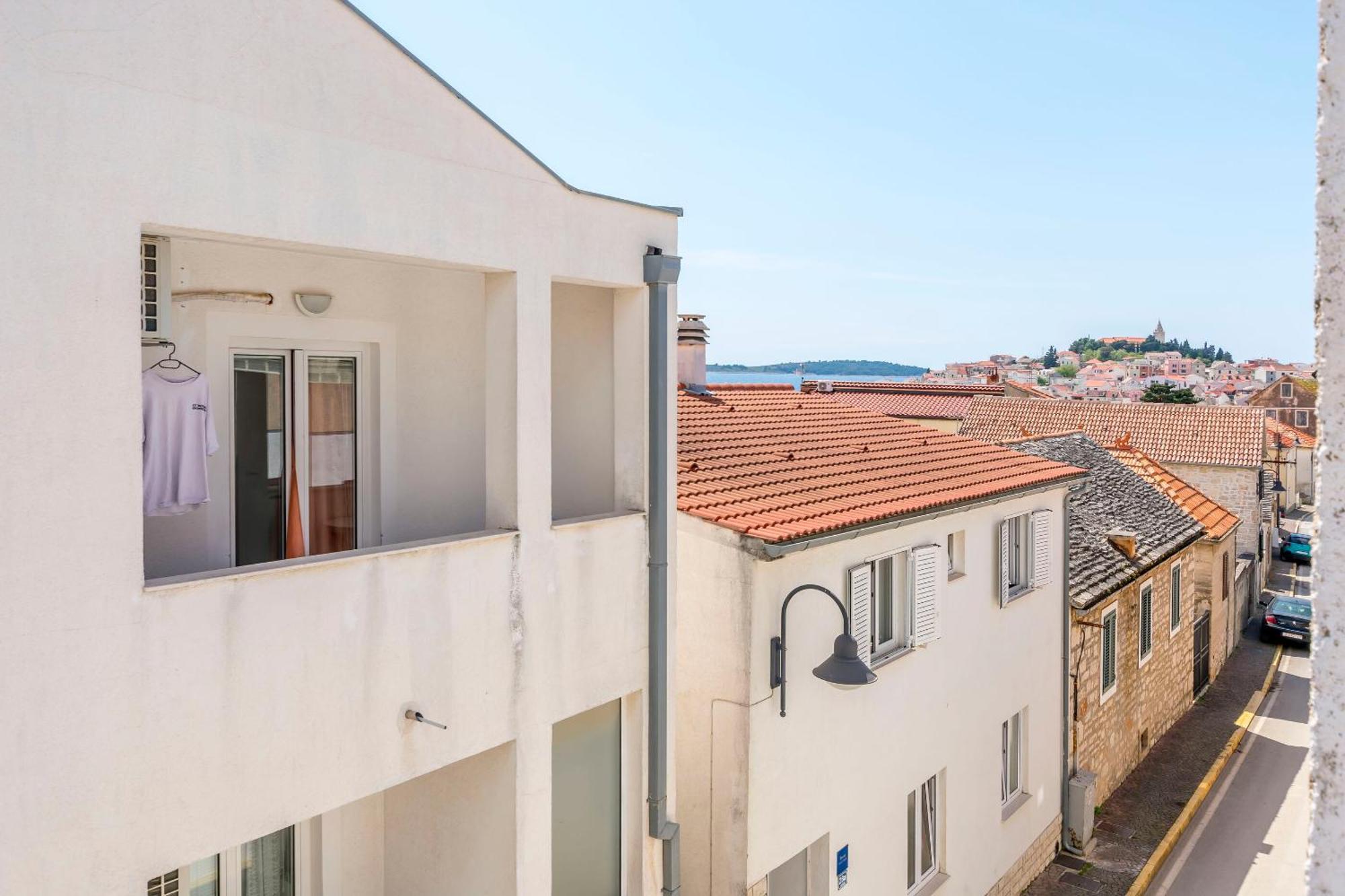 Apartment Jelena Примоштен Экстерьер фото
